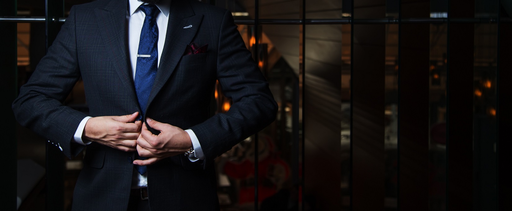 BESPOKE SUITS: WHAT TO CONSIDER WHEN HAVING A SUIT TAILOR MADE