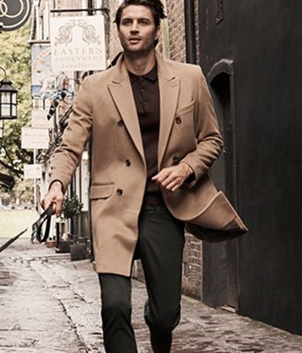 Get The Perfect Vintage Look With An Old Overcoat