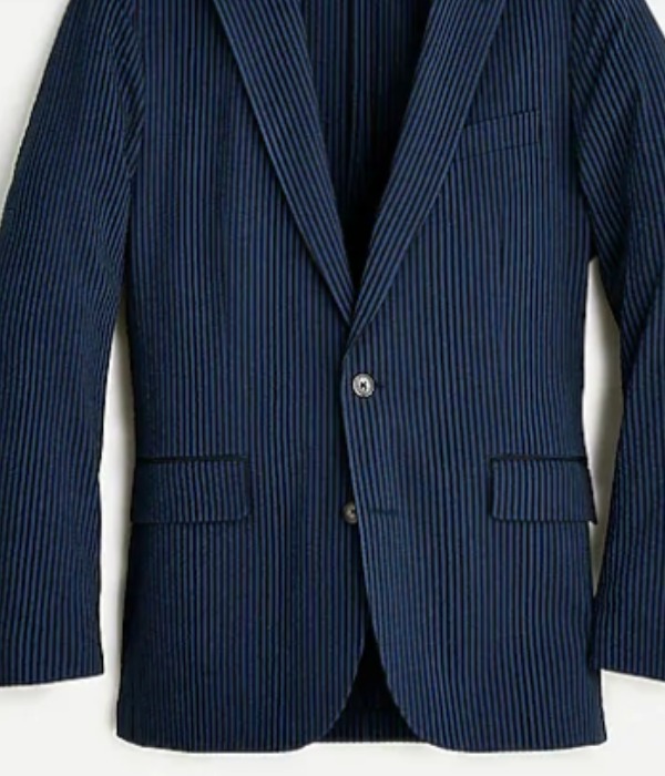 Unstructured Suit To Style Up This Wednesday