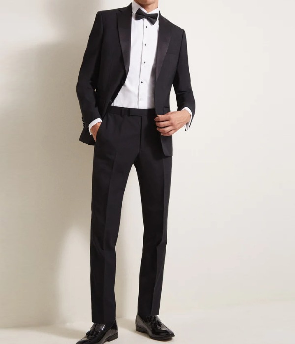 Make Your Big Day Memorable By Opting For This Amazing Tuxedo