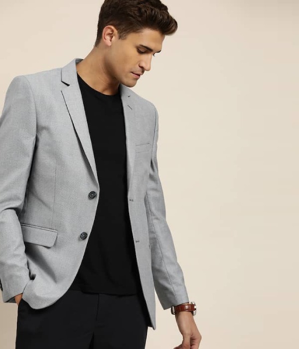 Dress Up Your Friday With A Modern Fit Casual Blazer