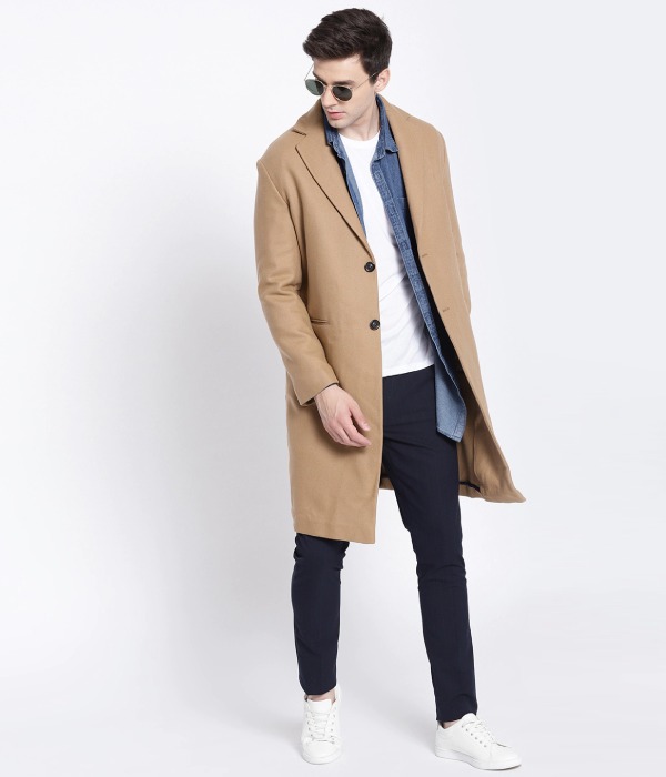 Put On An Overcoat To Layer Your Friday Outfit