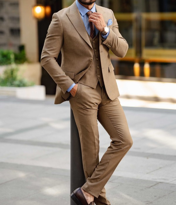 First-class Camel Brown Suit For Your Business Meetings!