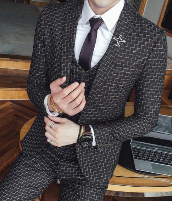 Classic And Vintage-styled Plaid Suit For Men