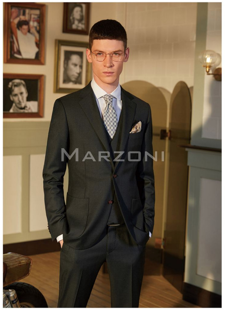 Moving away from the usual fall style to the standard business suit this week! 