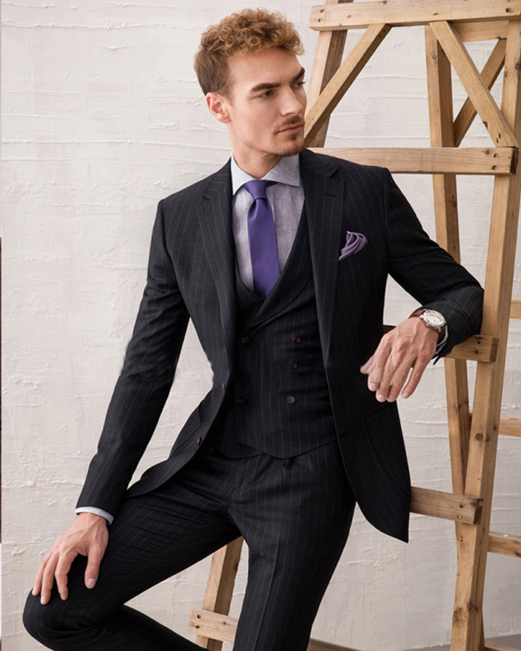 An ideal charcoal gray suit for your formal dinner