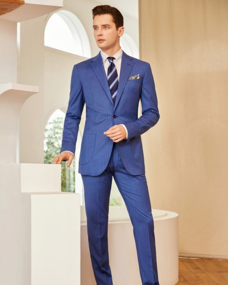 A chic business suit for your special formal occasions!