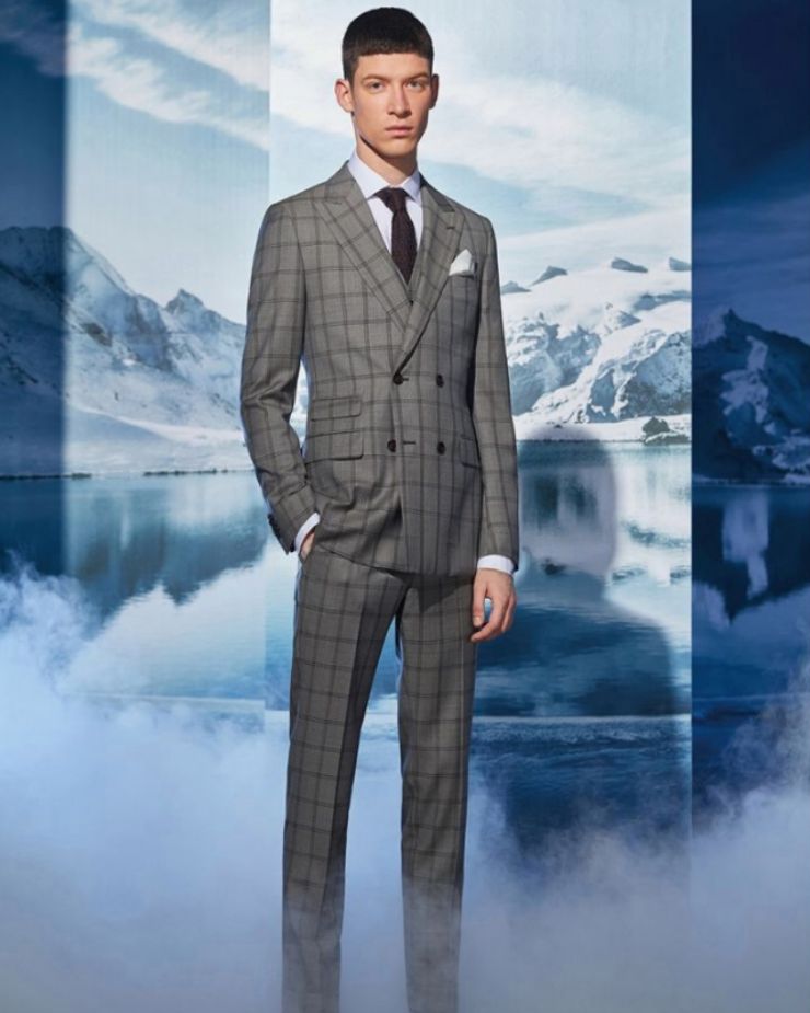 A layered gray formal suit for the businessman in you!